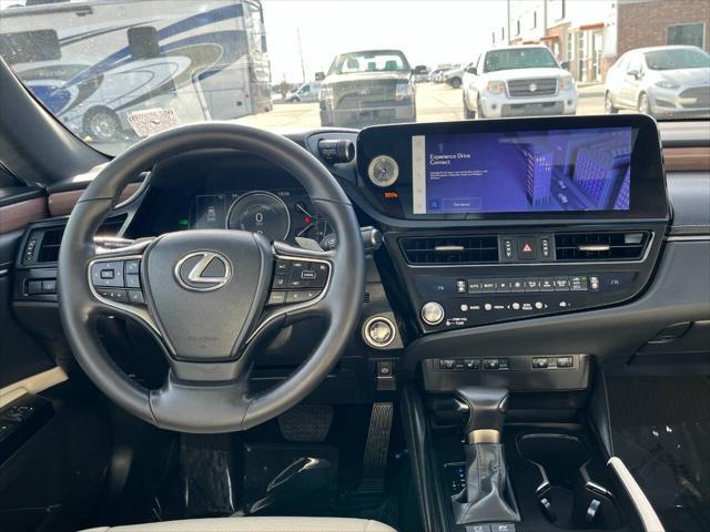 used 2025 Lexus ES 300h car, priced at $48,995