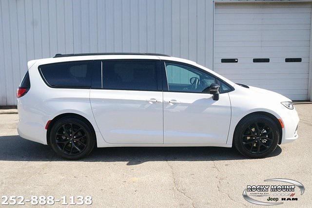 new 2024 Chrysler Pacifica car, priced at $54,515