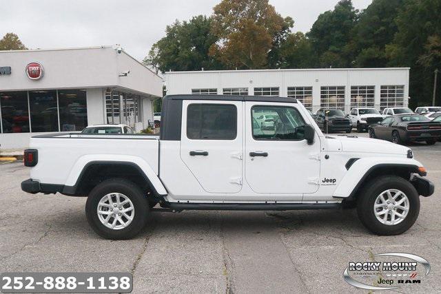 used 2023 Jeep Gladiator car, priced at $34,999