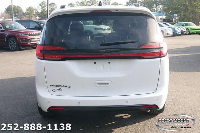 new 2024 Chrysler Pacifica car, priced at $44,492