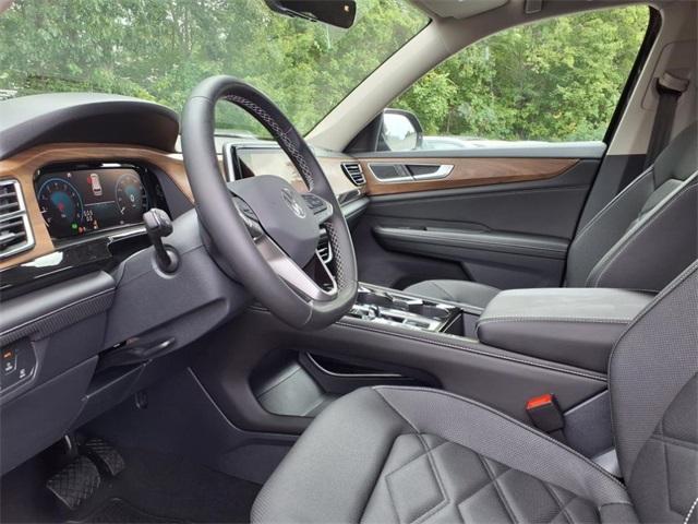 new 2025 Volkswagen Atlas car, priced at $42,160