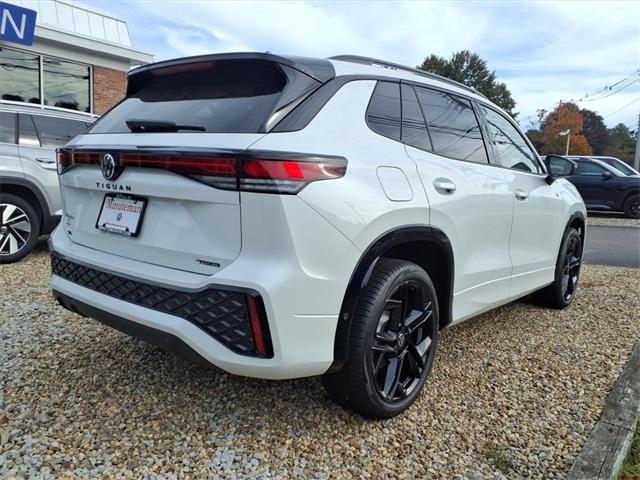 new 2025 Volkswagen Tiguan car, priced at $37,600