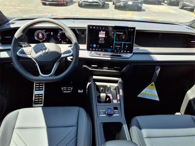 new 2025 Volkswagen Tiguan car, priced at $37,901