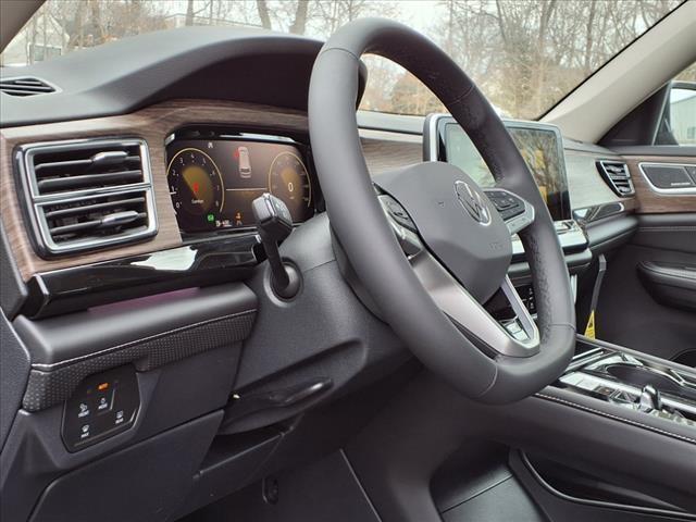 new 2025 Volkswagen Atlas car, priced at $52,180