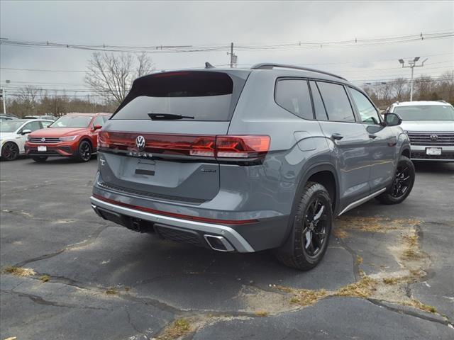 new 2024 Volkswagen Atlas car, priced at $55,686