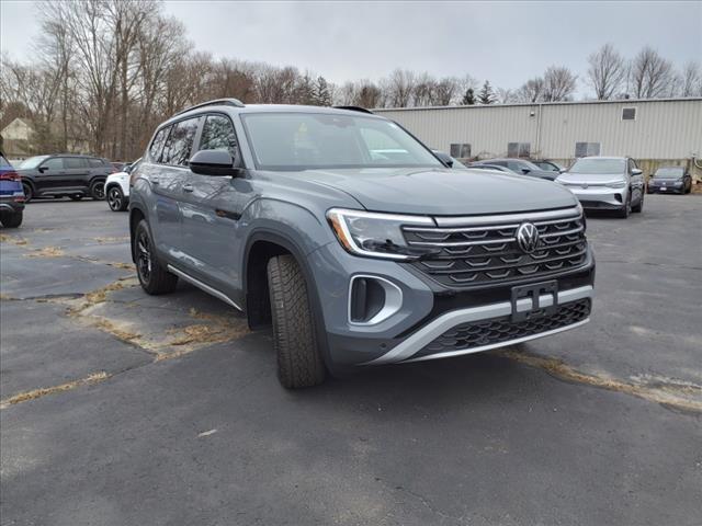 new 2024 Volkswagen Atlas car, priced at $55,686