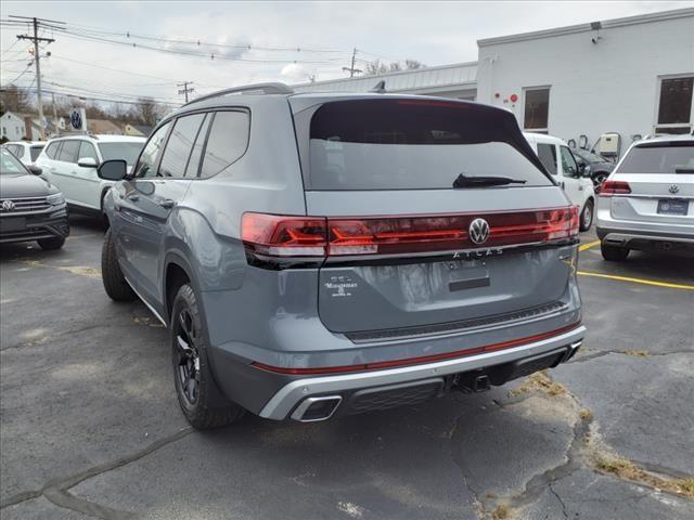 new 2024 Volkswagen Atlas car, priced at $55,686