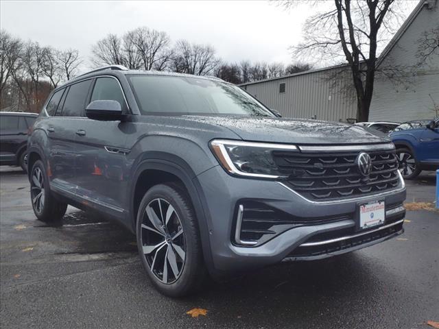 new 2025 Volkswagen Atlas car, priced at $56,661