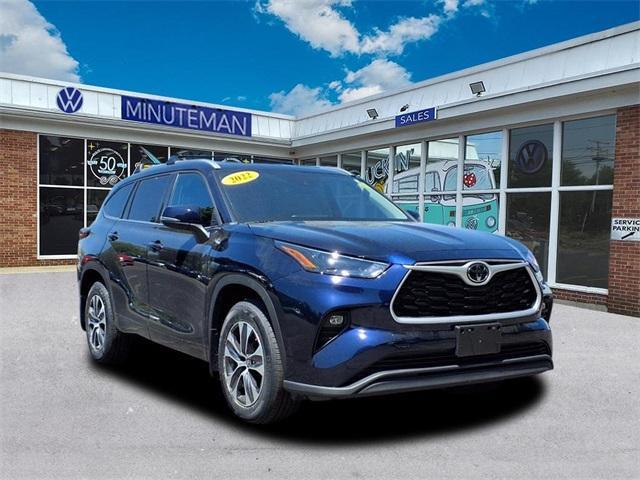 used 2022 Toyota Highlander car, priced at $37,500