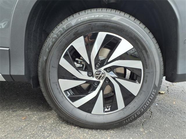 new 2025 Volkswagen Tiguan car, priced at $31,300