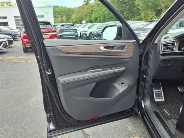 new 2026 Volkswagen Atlas car, priced at $54,456
