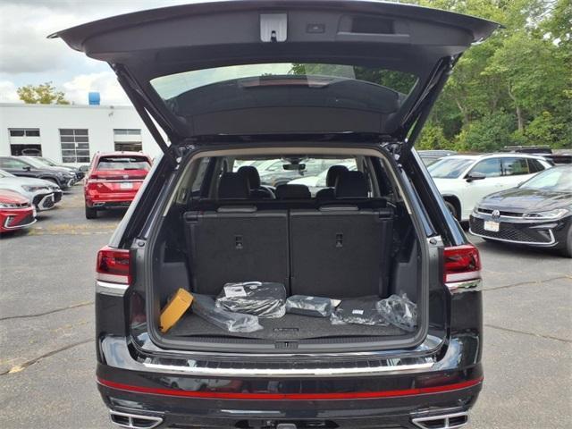 new 2026 Volkswagen Atlas car, priced at $54,456
