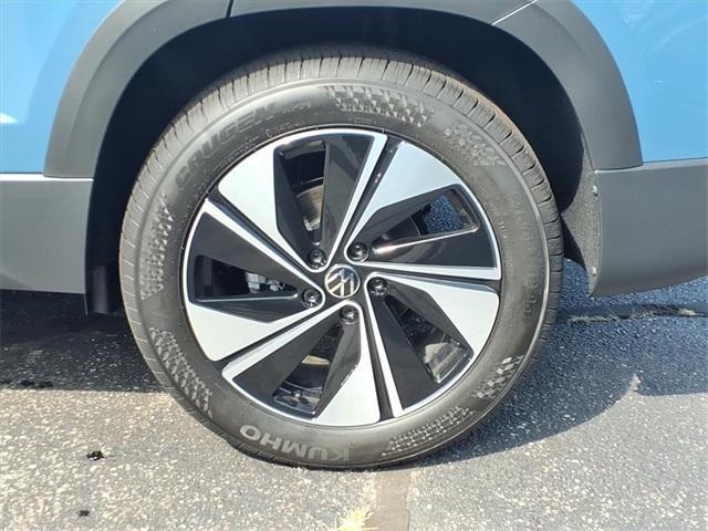 new 2025 Volkswagen Taos car, priced at $32,088