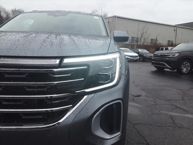 new 2025 Volkswagen Atlas car, priced at $51,826