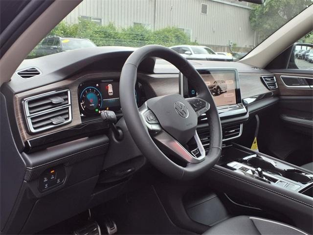new 2025 Volkswagen Atlas car, priced at $51,238