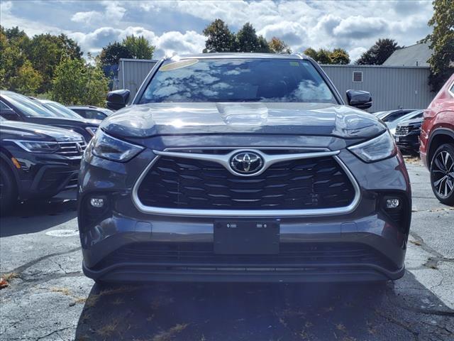 used 2022 Toyota Highlander car, priced at $36,543