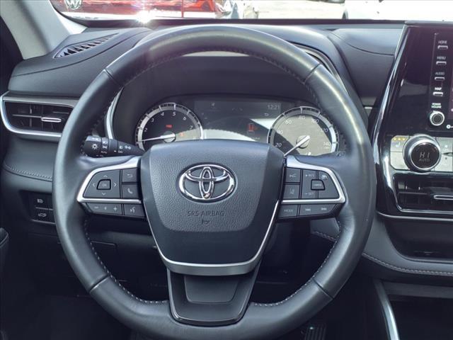 used 2022 Toyota Highlander car, priced at $36,543