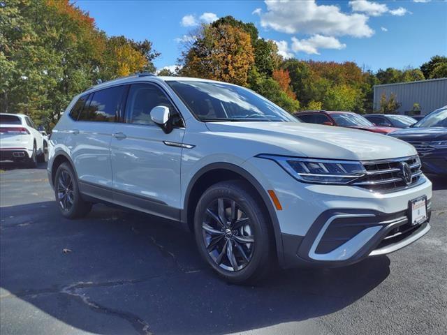 new 2024 Volkswagen Tiguan car, priced at $36,636