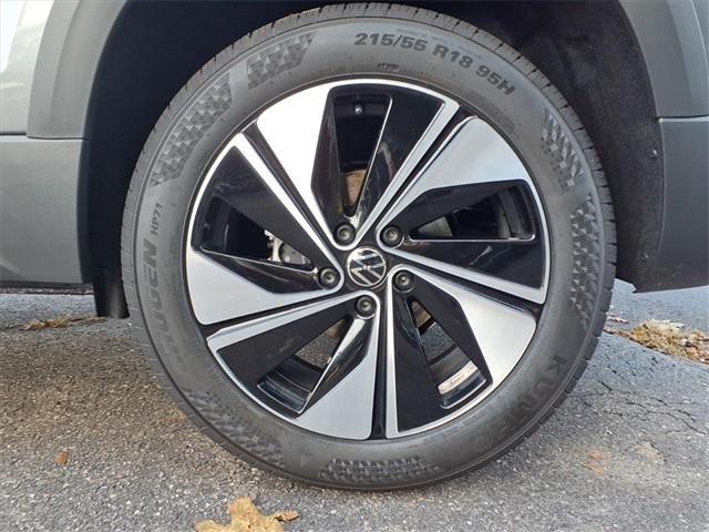 new 2025 Volkswagen Taos car, priced at $30,588