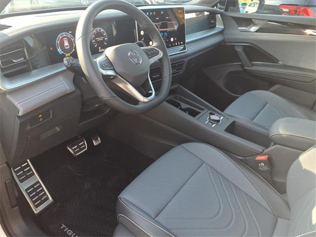 new 2025 Volkswagen Tiguan car, priced at $37,820