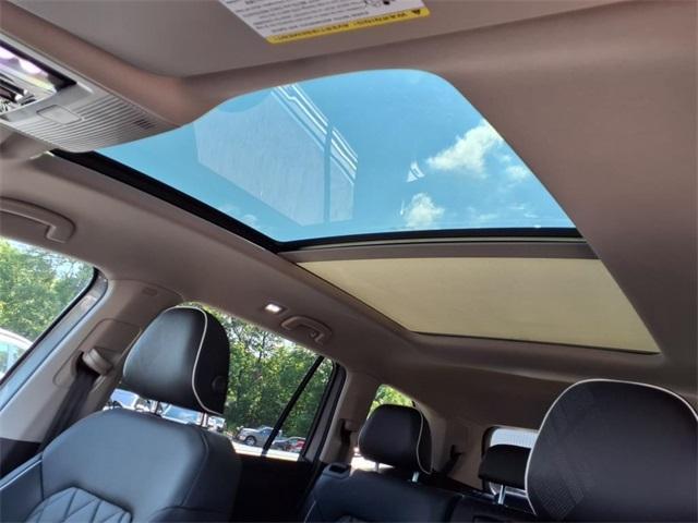 new 2025 Volkswagen Atlas car, priced at $50,136