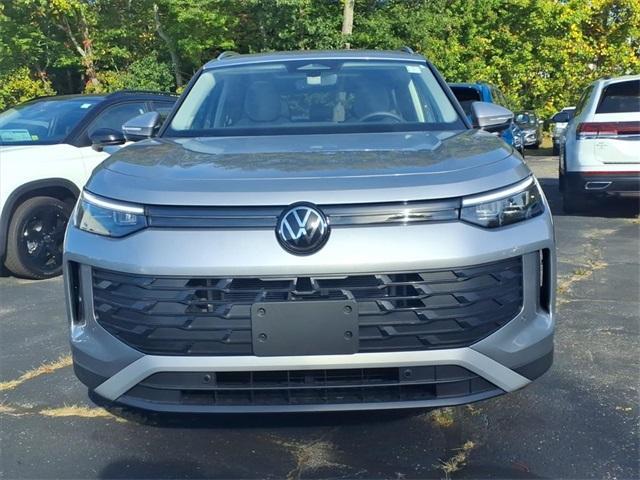 new 2025 Volkswagen Tiguan car, priced at $35,495