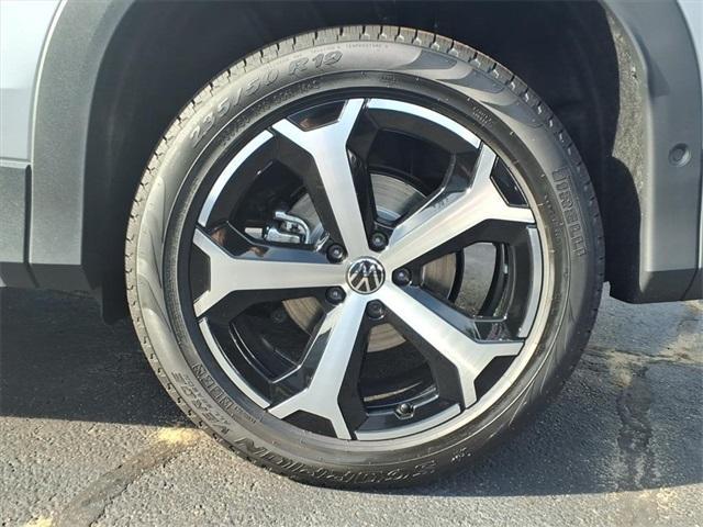 new 2025 Volkswagen Tiguan car, priced at $35,495
