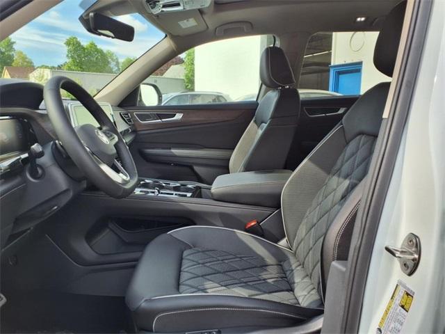 new 2025 Volkswagen Atlas car, priced at $51,077