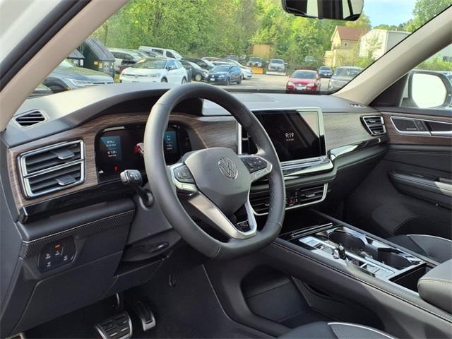 new 2025 Volkswagen Atlas car, priced at $51,077