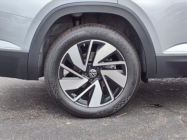 new 2025 Volkswagen Atlas car, priced at $51,131