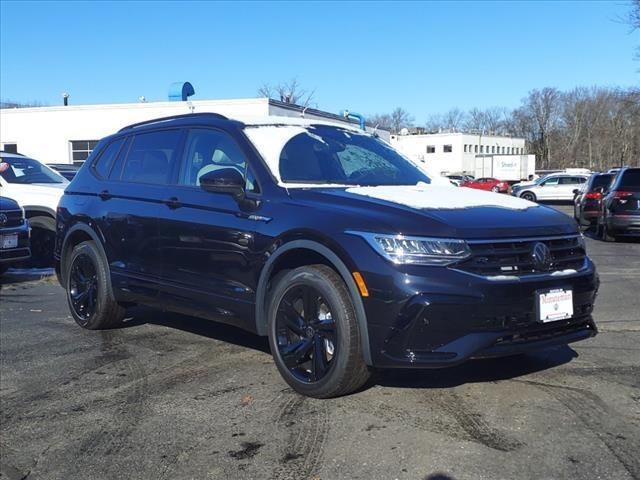 new 2024 Volkswagen Tiguan car, priced at $39,014