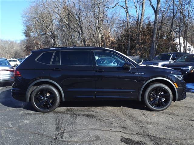 new 2024 Volkswagen Tiguan car, priced at $39,014