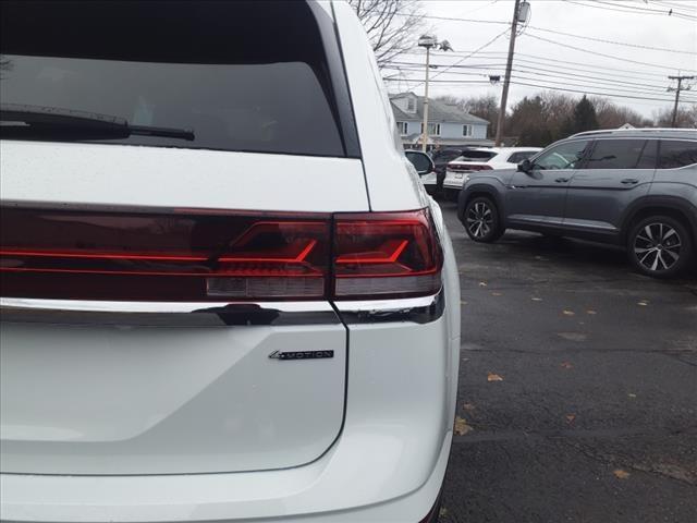 new 2025 Volkswagen Atlas car, priced at $48,527