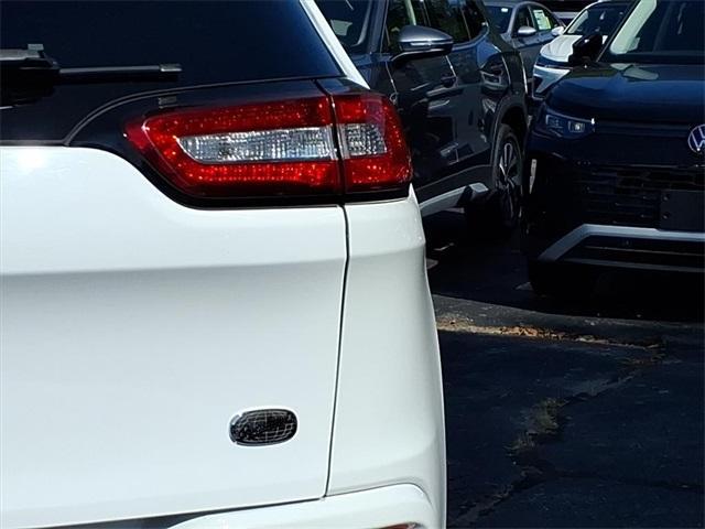 used 2018 Jeep Cherokee car, priced at $16,513