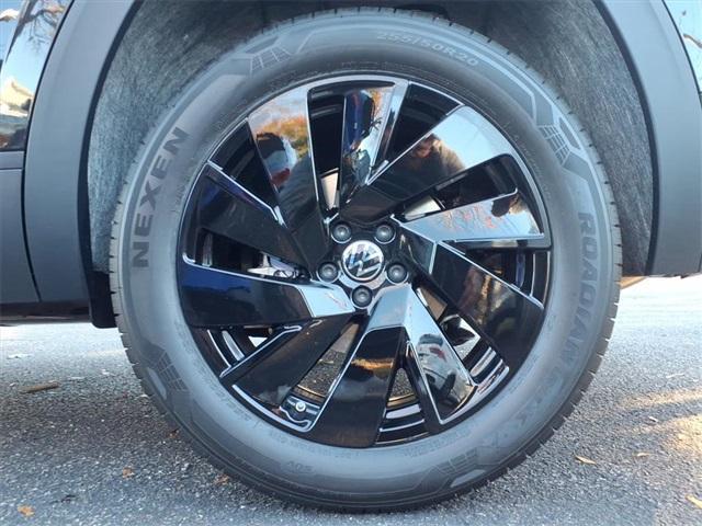 new 2026 Volkswagen Atlas car, priced at $46,022