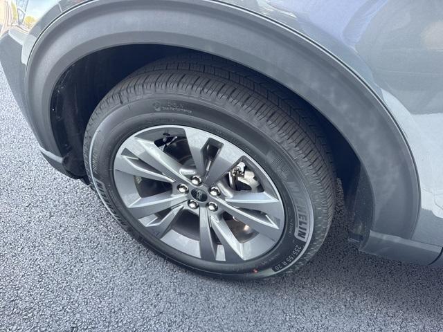 new 2025 Ford Explorer car, priced at $46,095