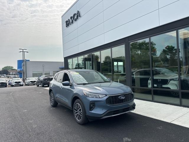 new 2024 Ford Escape car, priced at $32,000