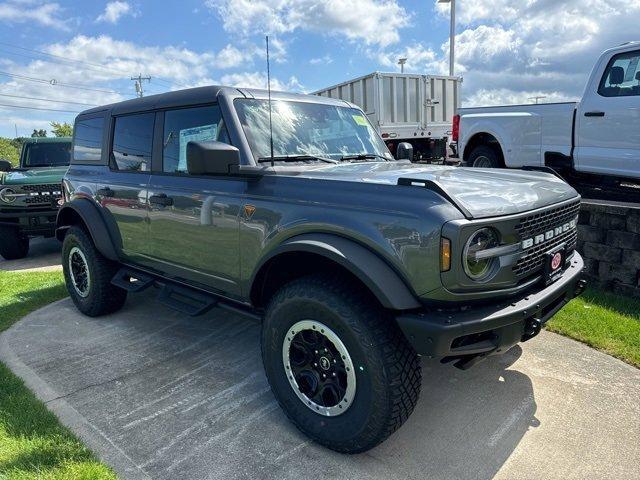 new 2024 Ford Bronco car, priced at $61,305