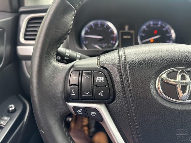 used 2014 Toyota Highlander car, priced at $16,187