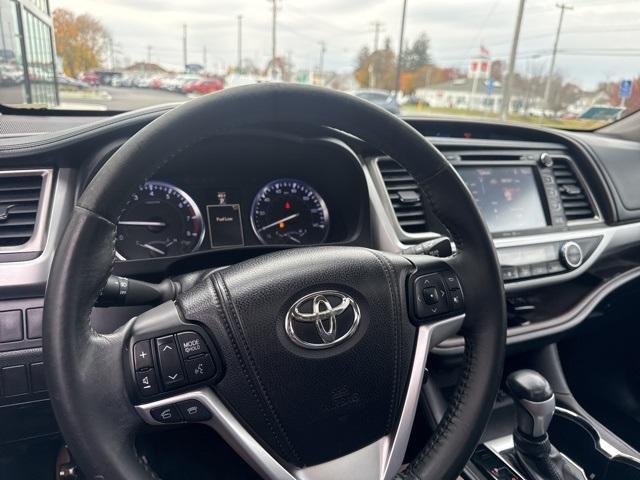 used 2014 Toyota Highlander car, priced at $16,187
