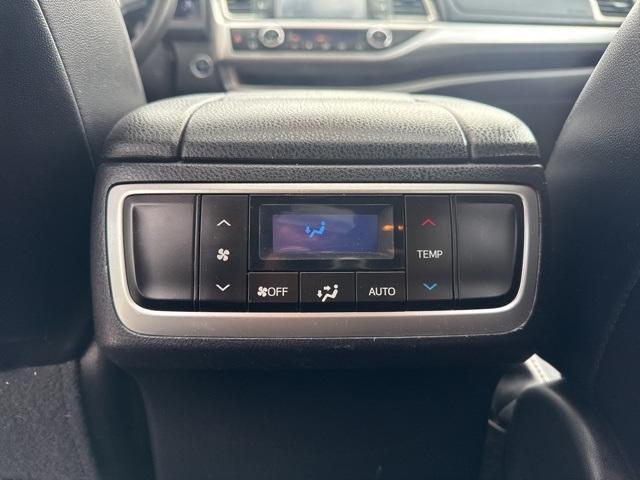 used 2014 Toyota Highlander car, priced at $16,187