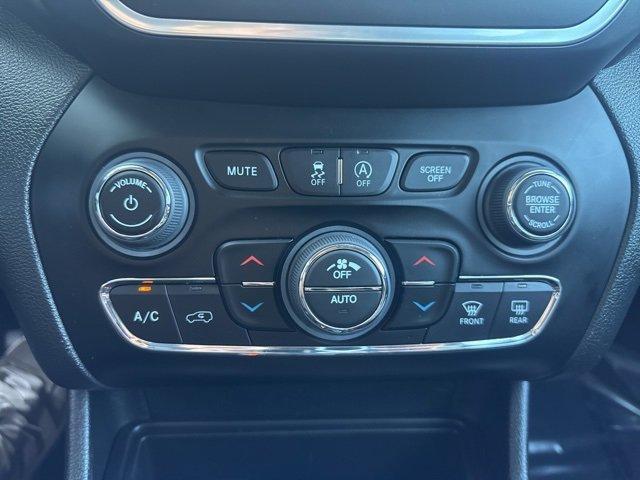 used 2023 Jeep Cherokee car, priced at $25,387