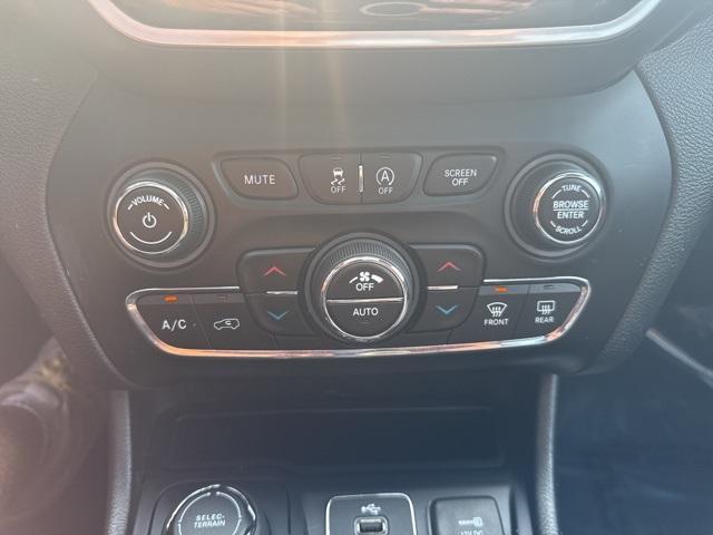 used 2019 Jeep Cherokee car, priced at $14,487