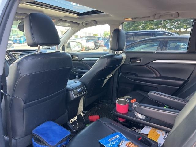 used 2019 Toyota Highlander car, priced at $19,387