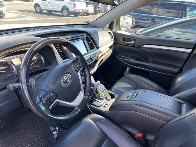 used 2019 Toyota Highlander car, priced at $19,387