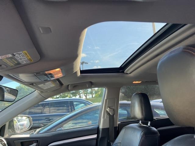 used 2019 Toyota Highlander car, priced at $19,387