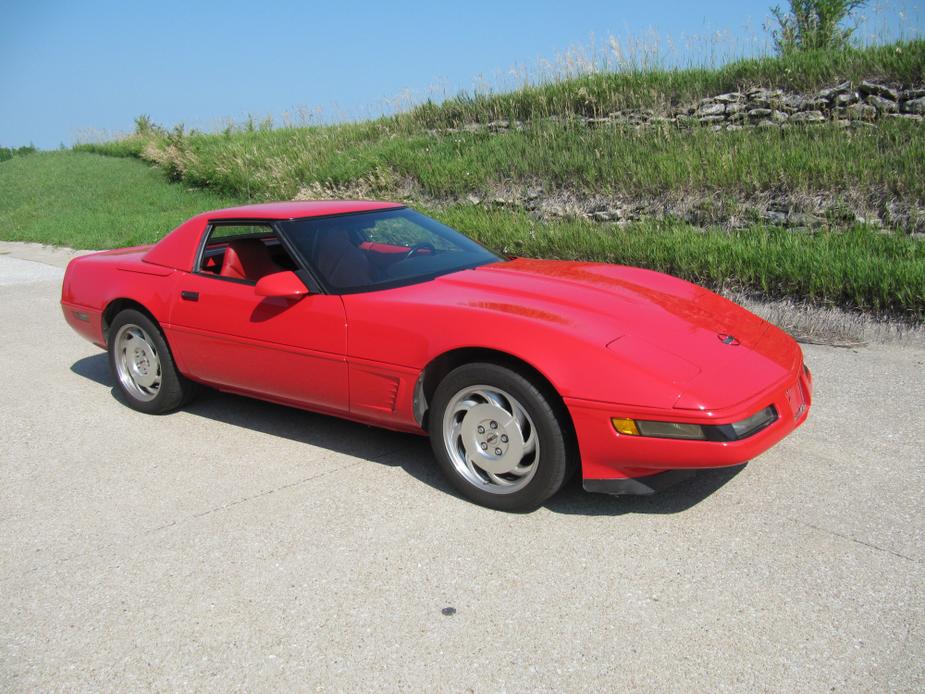 used 1995 Chevrolet Corvette car, priced at $12,900