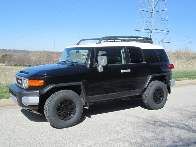 used 2007 Toyota FJ Cruiser car, priced at $19,900