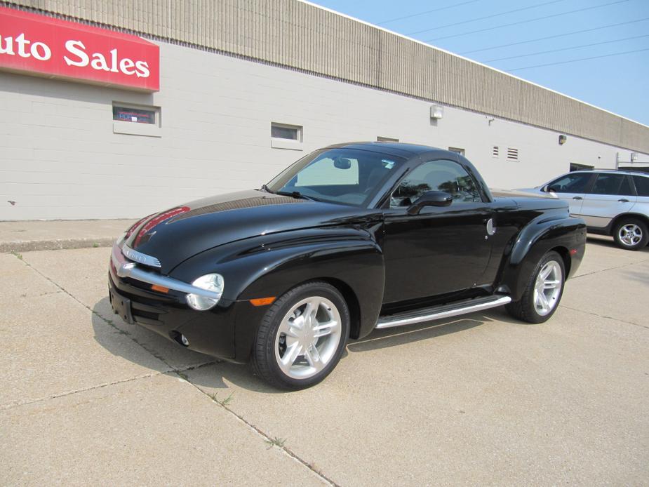 used 2004 Chevrolet SSR car, priced at $28,900