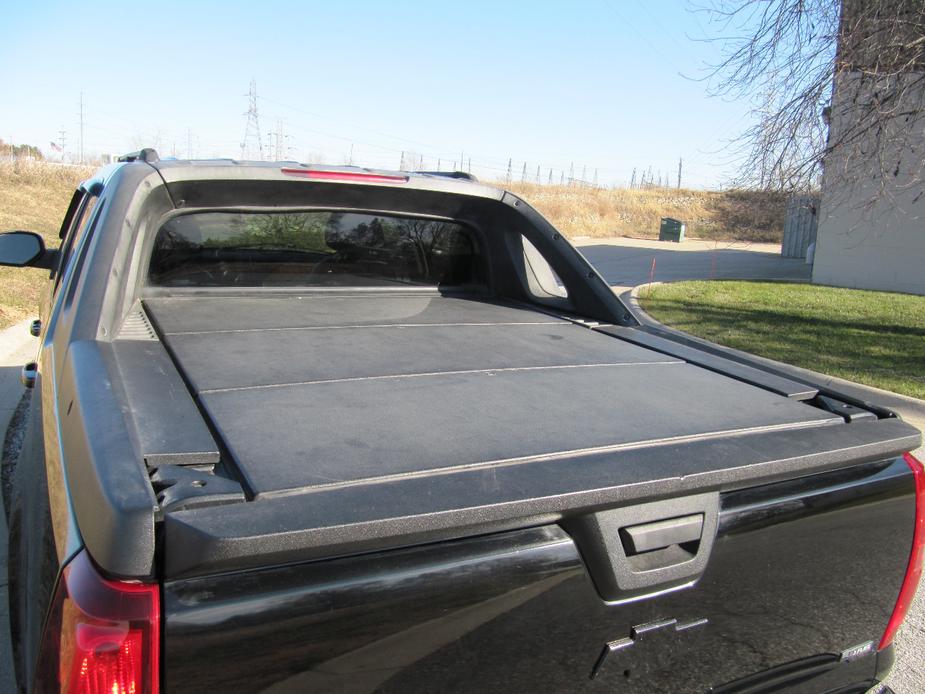 used 2008 Chevrolet Avalanche car, priced at $12,900